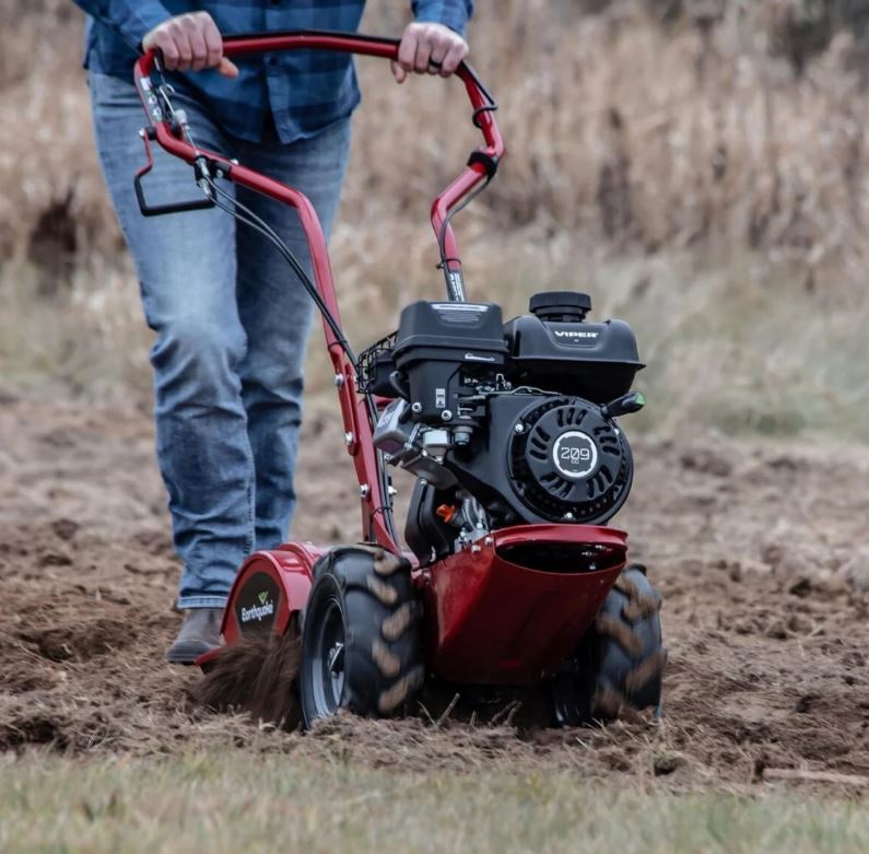 EARTHQUAKE Victory Rear Tine Tiller 209cc 4-Cycle Viper Engine Model 39381 Red/Black